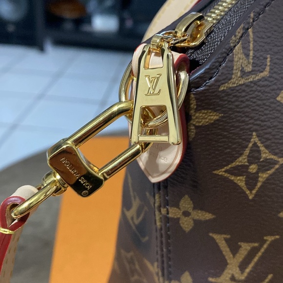 Louis Vuitton Monogram Boetié PM Size Bag NWT - Picture 11 of 15